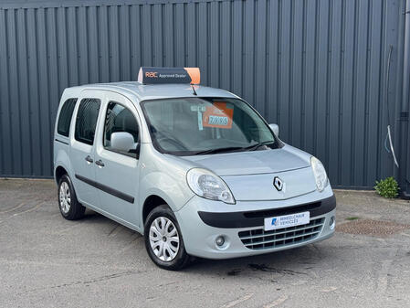 RENAULT Kangoo 1.6 Petrol Expression Wheelchair Accessible Vehicle (WAV)